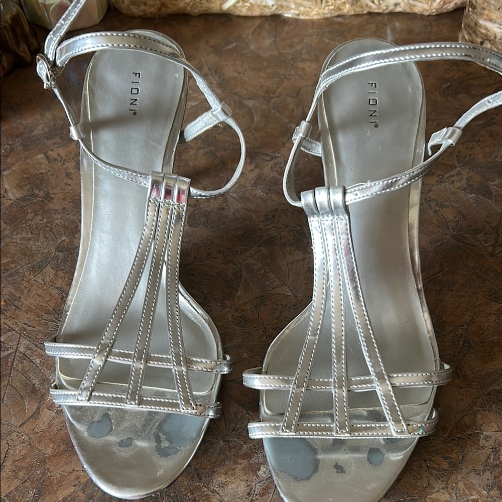 FIONI Clothing Silver Strappy Women's Dress Sandals